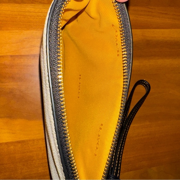 Disney Mickey Mouse X Keith Haring Small Wristlet - Picture 6 of 12